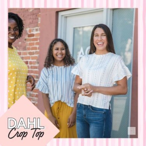 🦄LuLaRoe Dahl🦄 - Picture 4 of 5